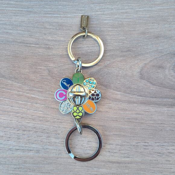 Coach Legacy Daisy Turn Lock Double Keychain 2 Piece Ring Fob - Picture 2 of 6